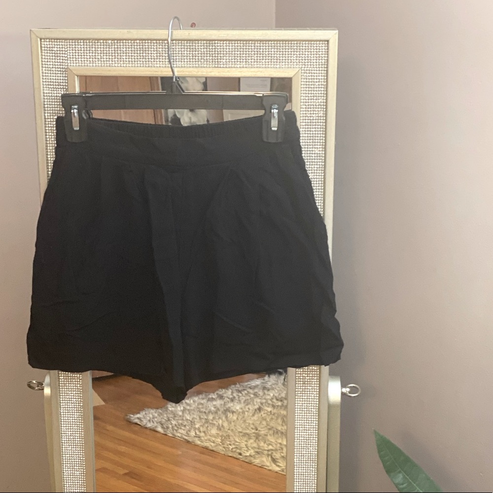 H&M stretch black shorts size 2